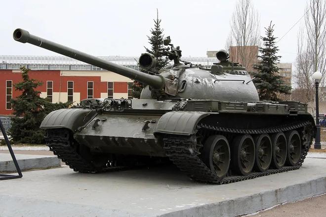 Model Kit Tank - Sowjetischer Kampfpanzer T-54 im Maßstab 1:144,
